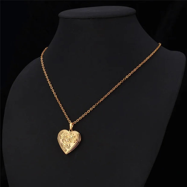 Openable Heart Locket Necklace Photo Frame Memory Romantic Love Embossed Rose Flower Pendant for Women Best Mother's Day Gift