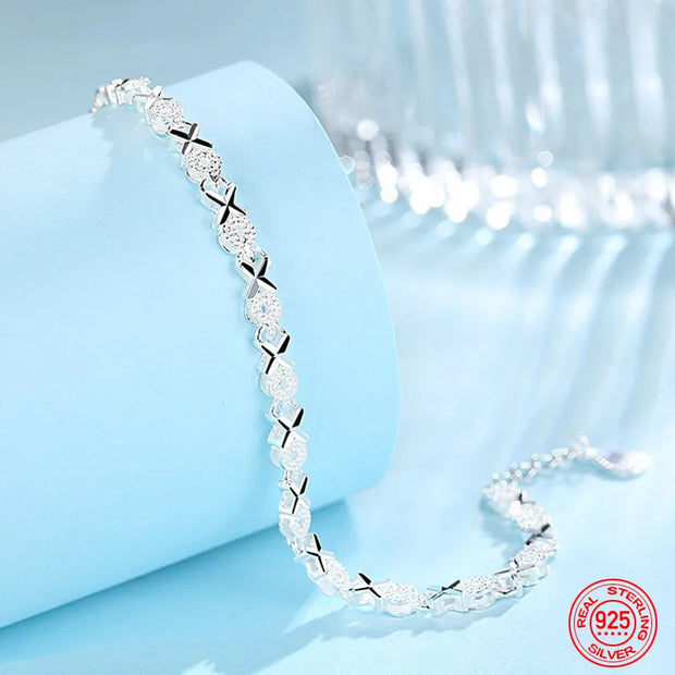 Add a touch of elegance and sparkle to any outfit with the Diamond Style Jewelry Necklace from Sewamazing.shop. This stunning necklace features intricately designed faux diamonds that radiate brilliance and sophistication. Perfect for special occasions or adding a bit of glamour to everyday wear, the necklace is crafted with high-quality materials to ensure durability and long-lasting shine.
